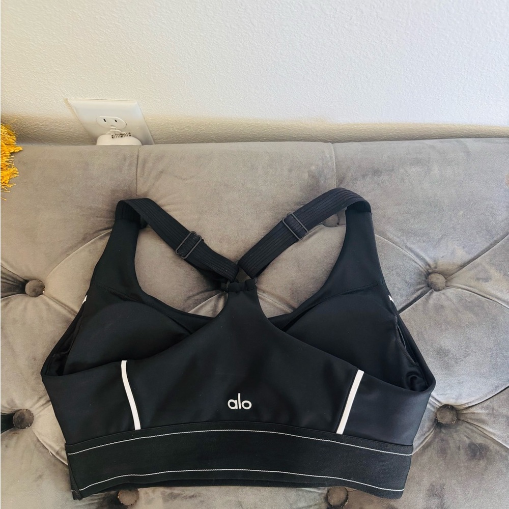 ALO Yoga Black Top - Picture 4 of 6
